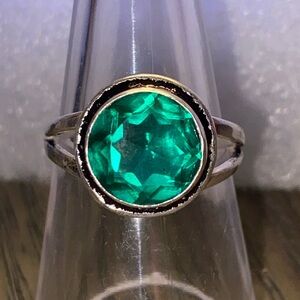 SALE!!! Green Emerald set in 925 Sterling Silver (size 8)